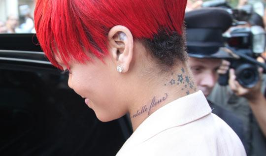 J viram a nova tattoo da Rihanna